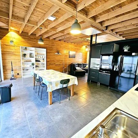 Maison Très Spacieuse 5 à 10 Pers Saint-Pierre-de-Chandieu